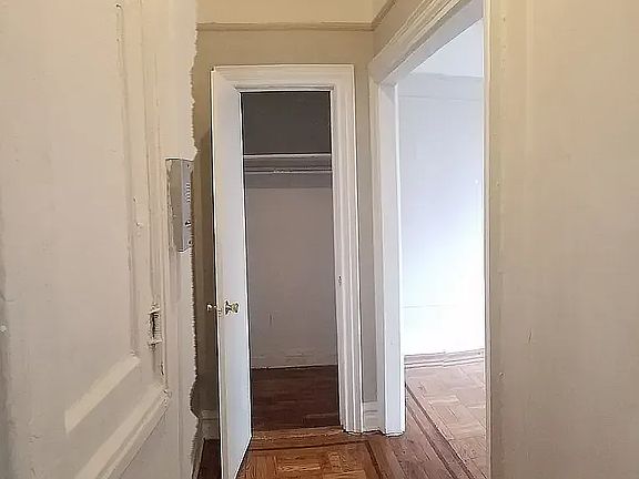 3rd image of 915 44th St #B14