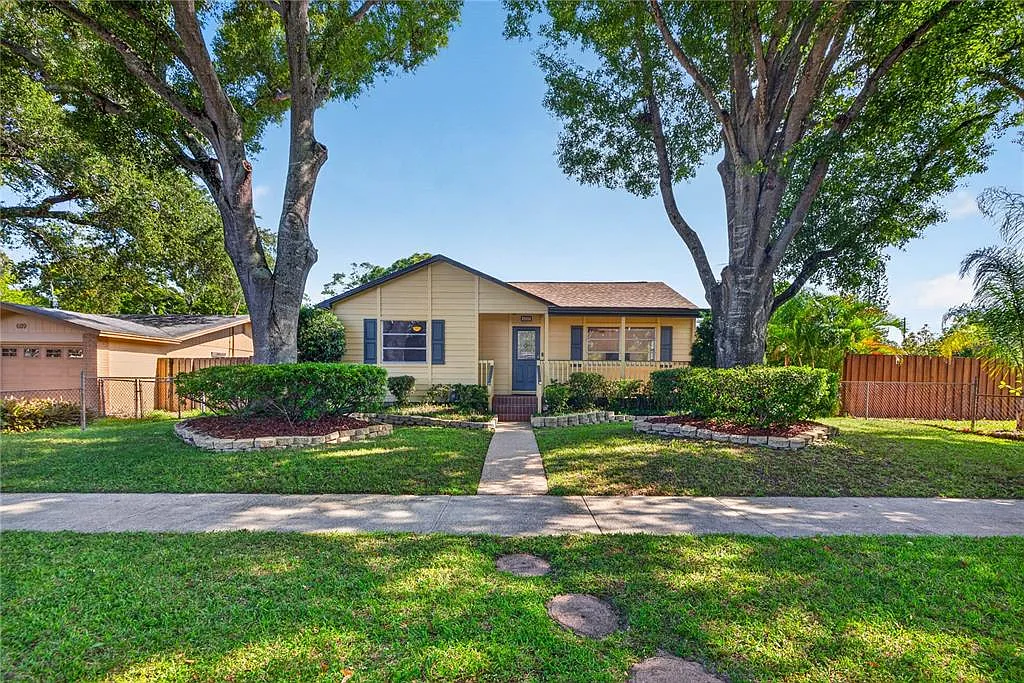 2 bed, 1.0 bath, 1108 sqft, $2,800 — Photo 2