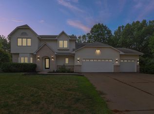 2681 Innsbruck Ct, New Brighton, MN 55112