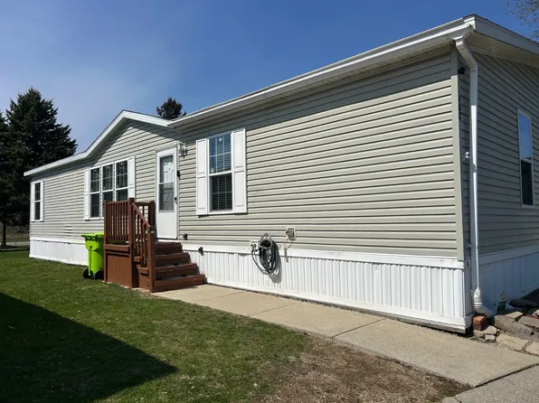 102 Aichebaun St, Novi, MI 48374