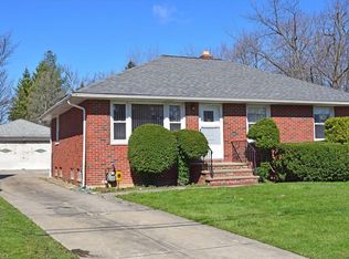 1200 Sunset Rd, Mayfield Heights, OH 44124