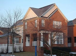 13 Park Sq, Metuchen, NJ 08840