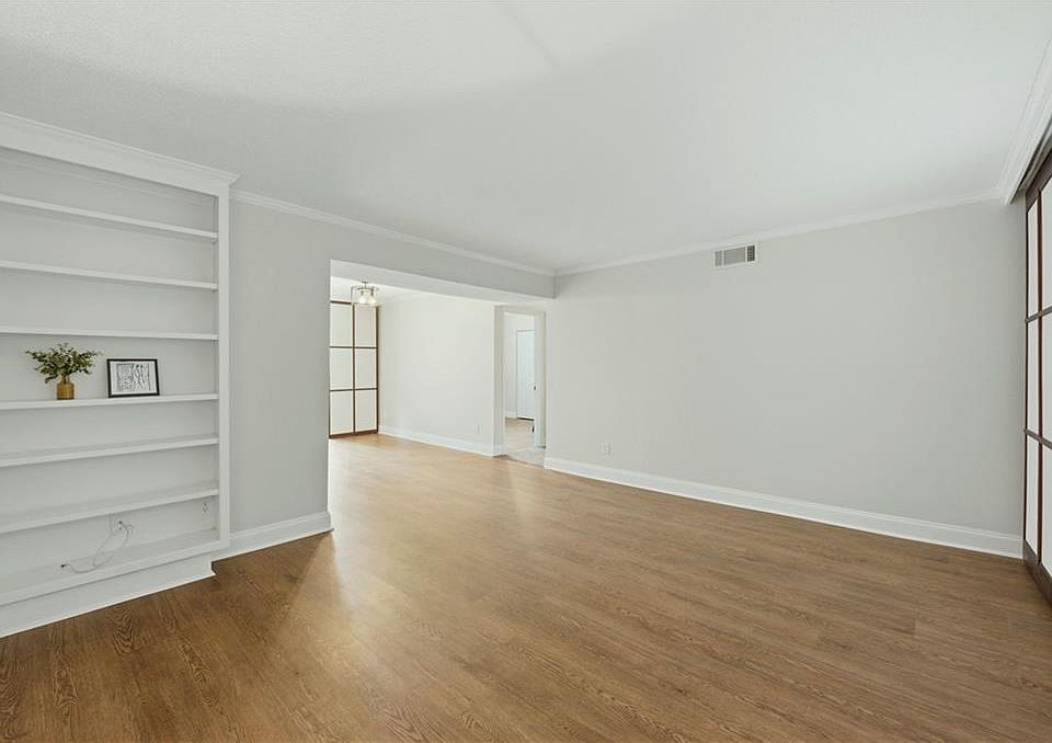 1st image of 4266 Roswell Rd NE APT F2