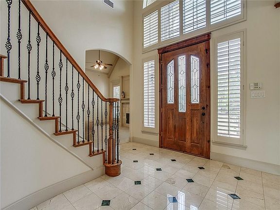 4th image of 505 Meadowview Dr
