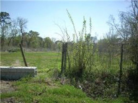 2nd image of 2900 De Soto St