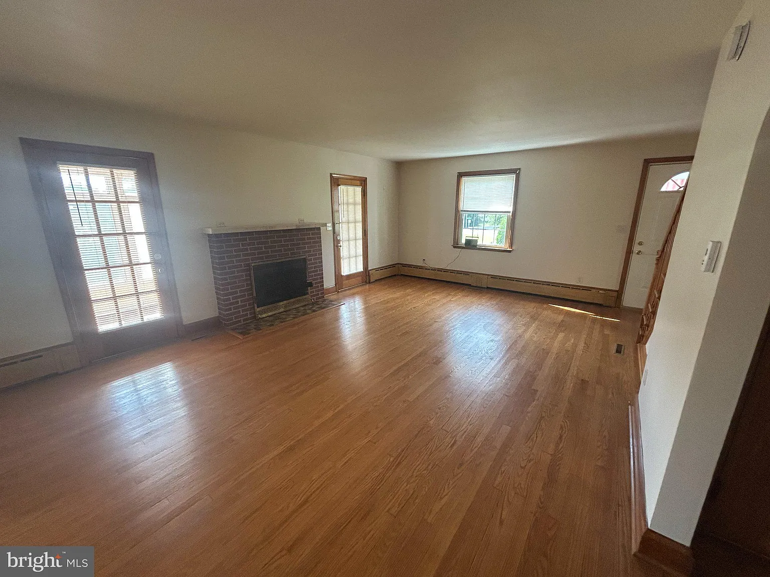 4 bed, 2.0 bath, 1913 sqft, $2,750 — Photo 3