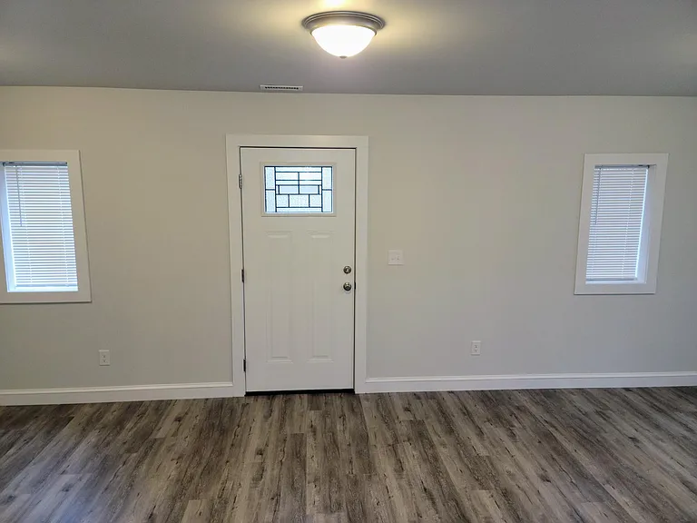 617 Brookshire St — Photo 6
