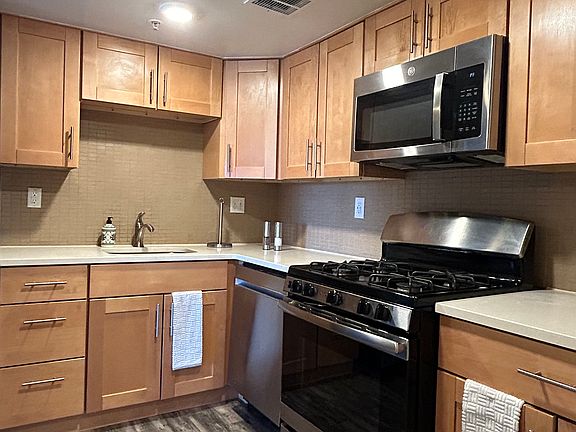 4th image of 371 Bergen Blvd APT 503