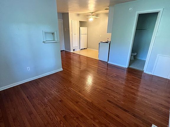 2nd image of 1924 Emerson Ave S #11