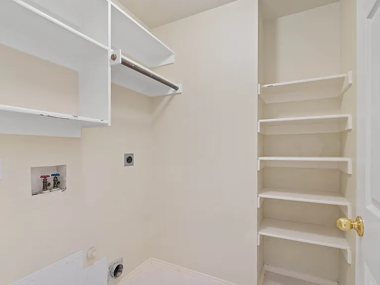 1703 Nightingale Ln — Photo 14