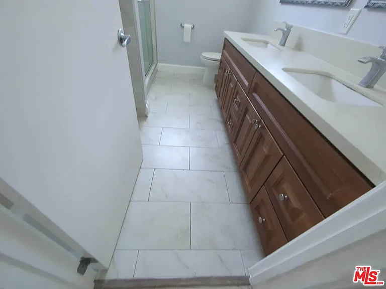 1844 Thayer Ave #102 — Photo 20