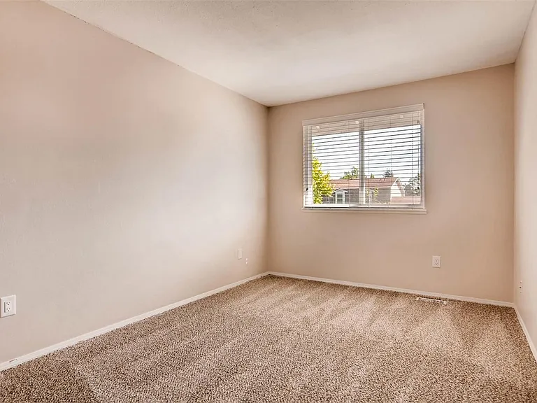 6403 S Florence Way — Photo 10