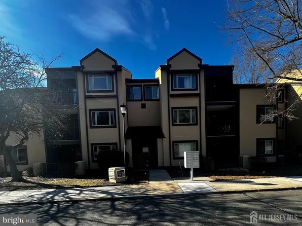 2112 Sayre Dr, Princeton, NJ 08540