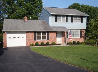 23 Sage Dr, Reading, PA 19608