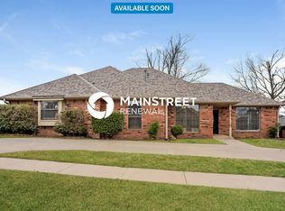 1100 Fountain Gate Ct, Norman, OK 73072