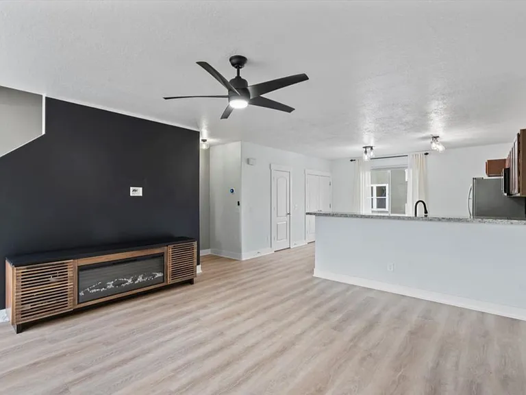 3709 S Gowan Ln #3709 — Photo 6