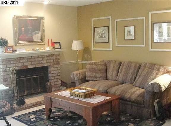 3rd image of 4013 Rocky Point Dr