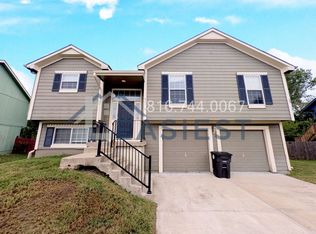 311 Berkshire Dr, Belton, MO 64012