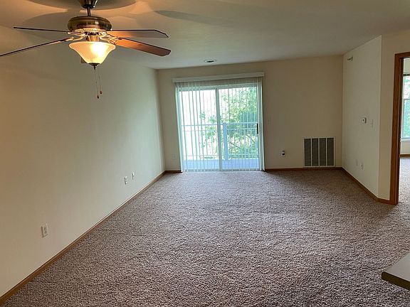 4th image of 925 Harrington Dr APT 203