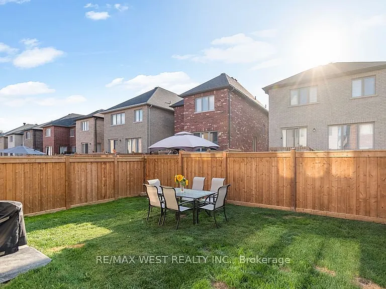 2132 Wilson St — Photo 22