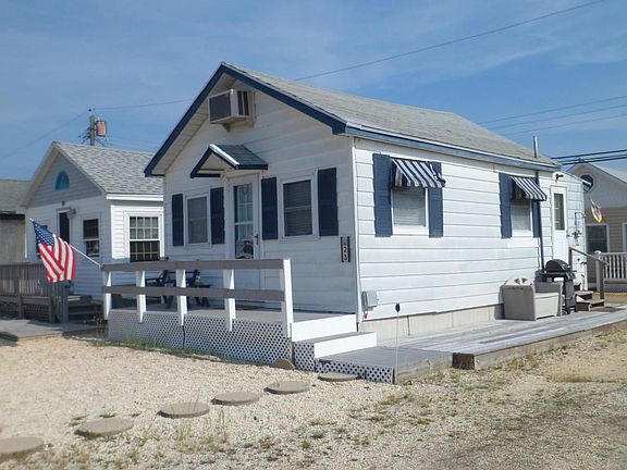2nd image of 23 14th Ave