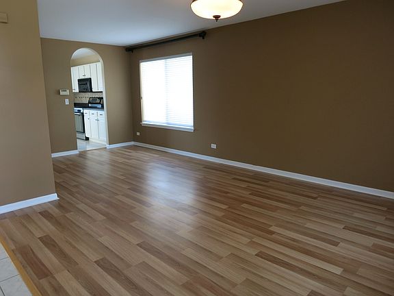 3rd image of 1409 S Blackhawk Cir