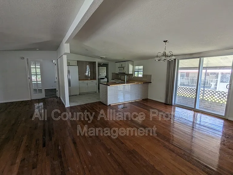 34335 Lodge Dr — Photo 5