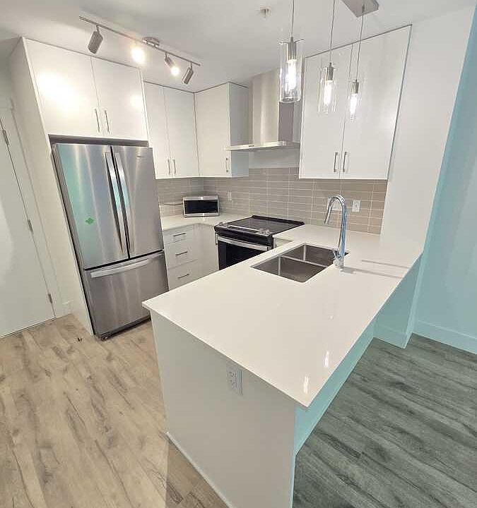 1st image of 6338 King George Blvd #105