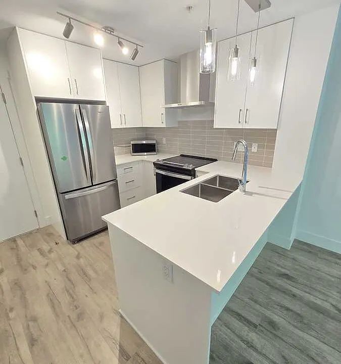 6338 King George Blvd #105