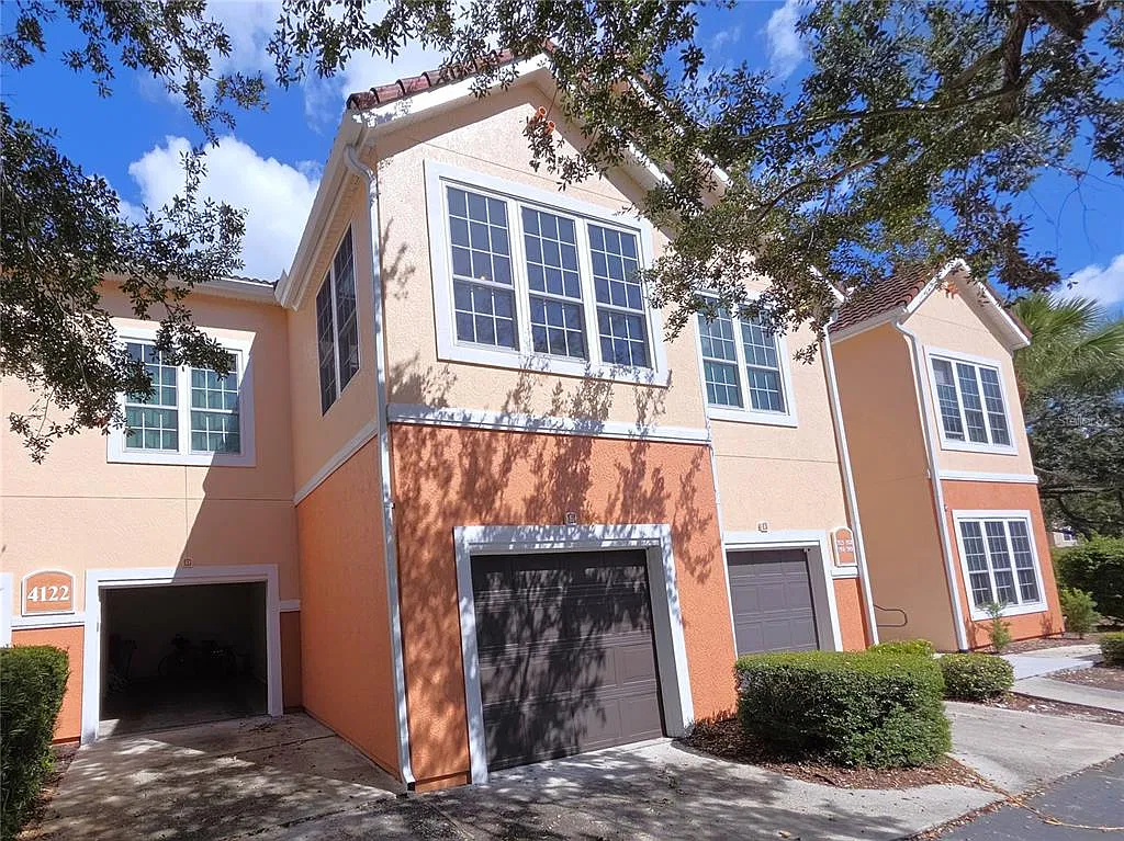 2 bed, 2.0 bath, 1209 sqft, $1,975 — Photo 1