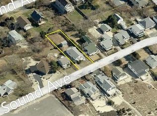 275 Sound Ave, Peconic, NY 11958