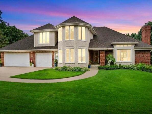 3703 Woodbine Rd, Sioux City, IA 51106