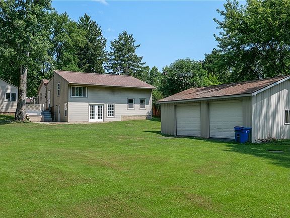 3rd image of 1640 Lockwood Rd