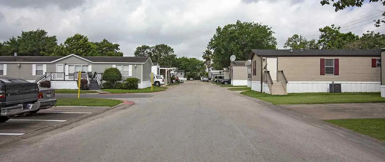 Woodland Estates (TX) — Photo 2