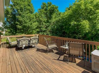 4437 Meadow Valley Dr, West Des Moines, IA 50265