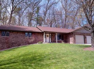 290 Swiss Hill Dr, Green Bay, WI 54302
