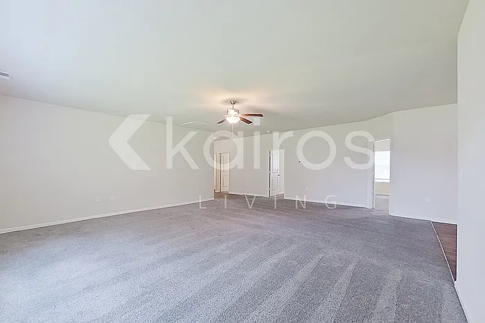 4 bed, 2.0 bath, 2101 sqft, $1,925 — Photo 3