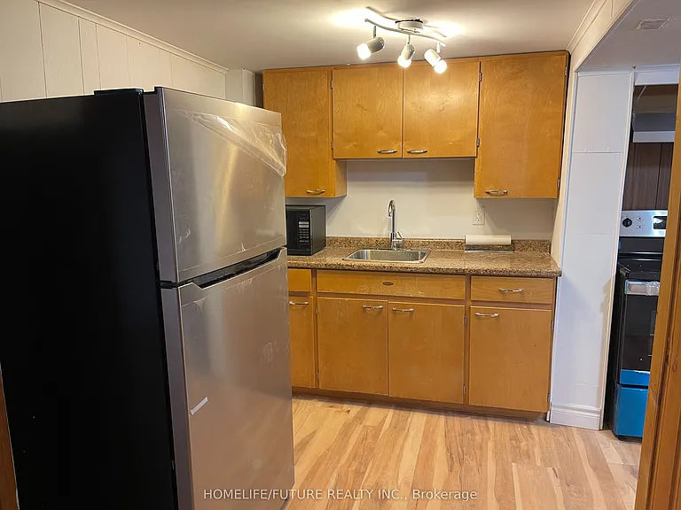 28 Raylawn Cres #BASEMENT — Photo 13