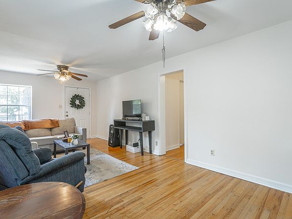5th image of 4318 15th Ave