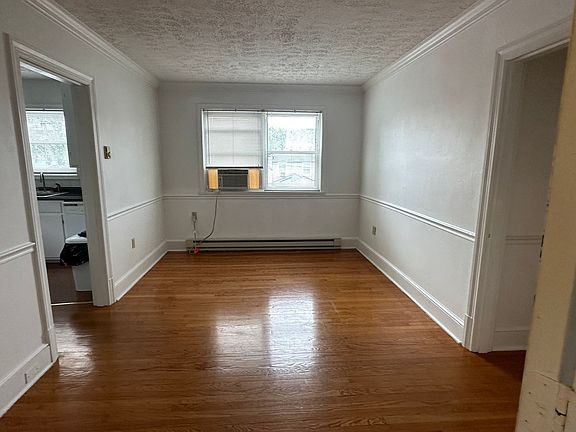 4th image of 811 S Braddock St #8