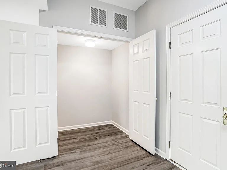 22616 Welborne Manor Sq — Photo 40
