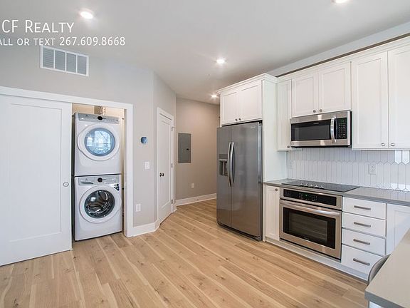 2nd image of 2621-23 W Jefferson St #4F