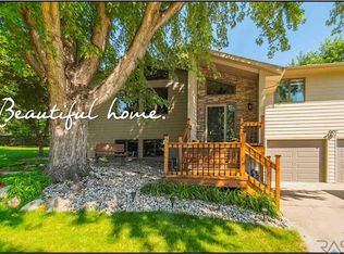 4608 S Quail Run Ave, Sioux Falls, SD 57105