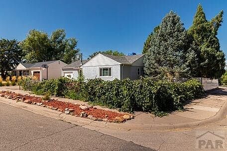 2nd image of 1000 Alexander Cir