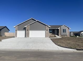 1604 N Wildflower Ct, Andover, KS 67002