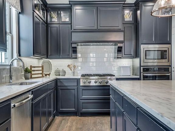 4th image of 2445 Saffire Way