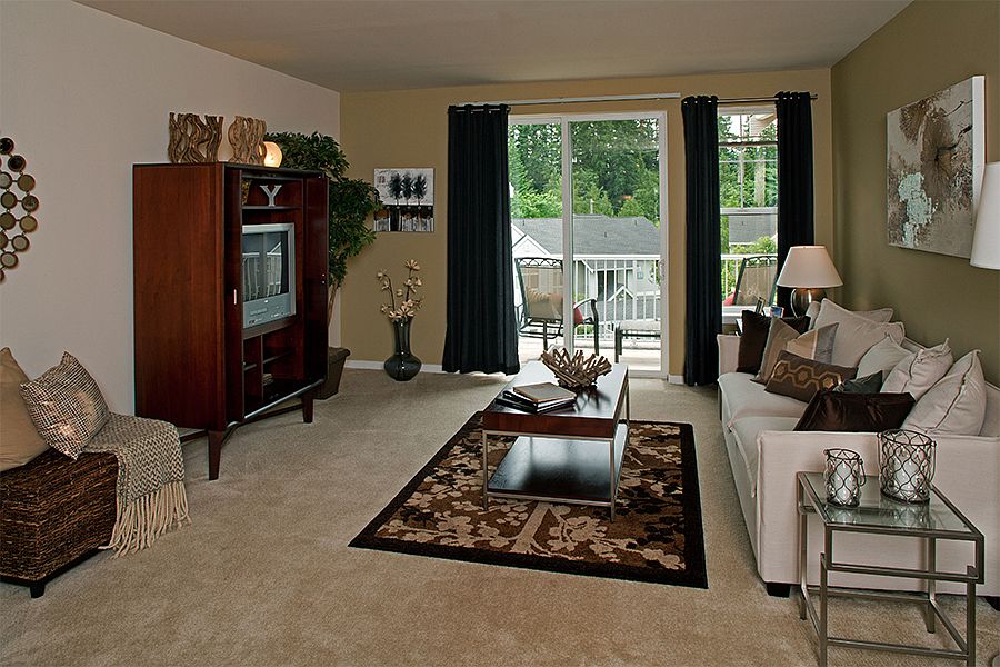 Spacious and private balcony or patio