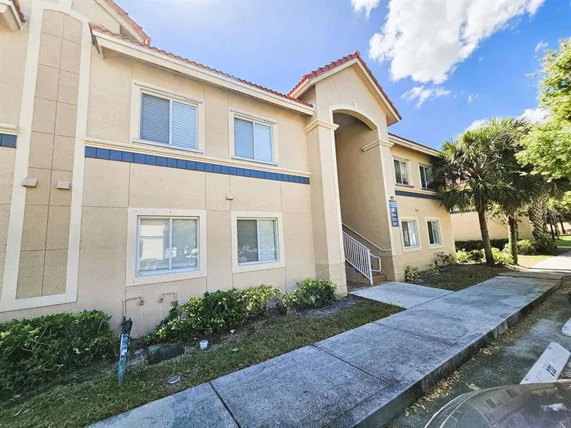 Primary Photo - 1055 Golden Lakes Blvd #213
