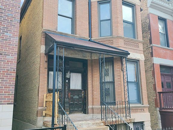 3rd image of 2339 N Bosworth Ave