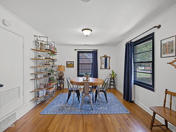 2nd image of 574 Westmoreland Pl